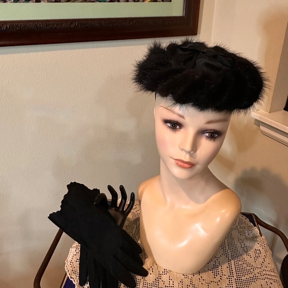 Black Mink MCM Halo Hat / True vintage c1960s with Black Gloves
